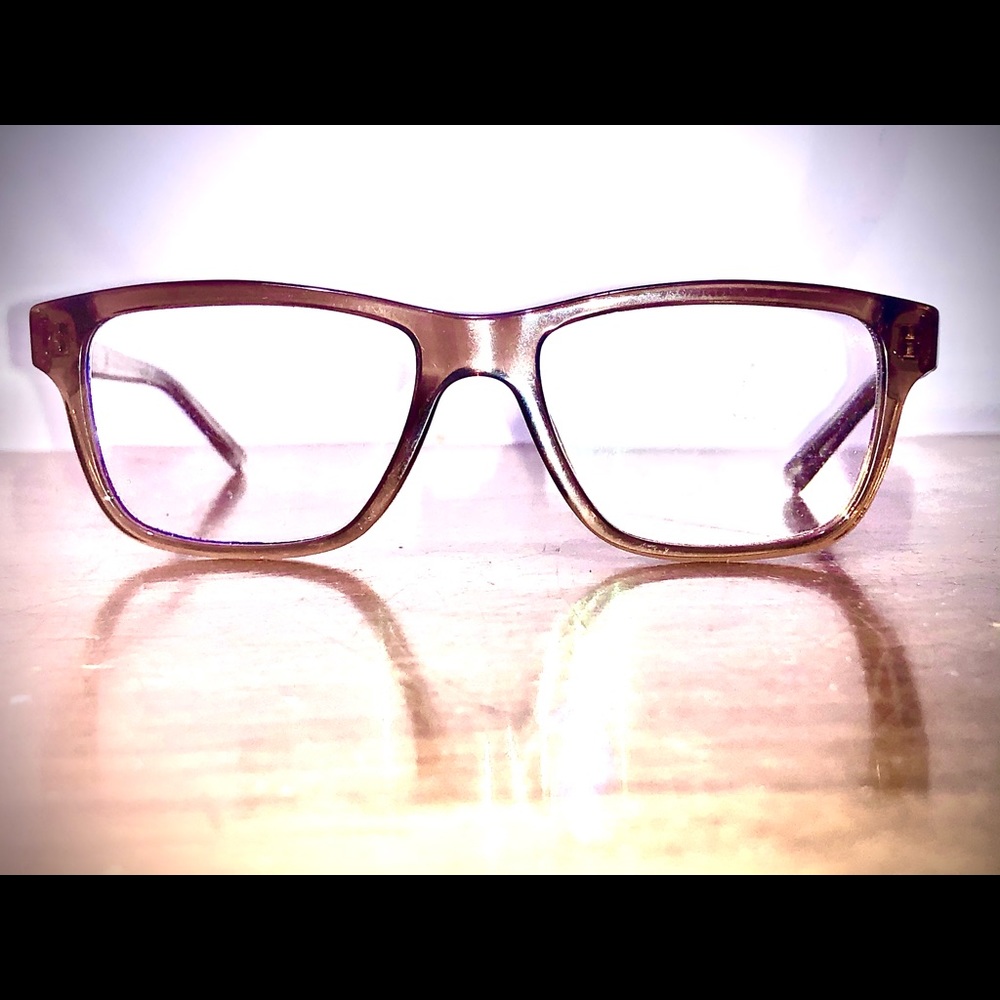 Authentic Burrbury glasses It’s amazing condition